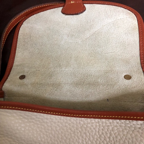 Authentic Beautiful Vintage Dooney & Bourke. - Picture 6 of 8